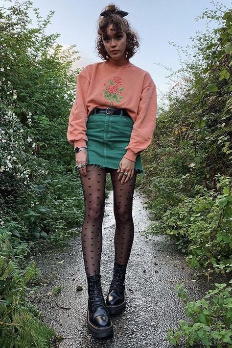 Folk Music Outfit, Fashion Everyday Outfits, Edgy Outfits With Color, Alternative Colorful Outfits, Modern Witch Outfit Aesthetic, Eclectic Summer Outfits, Edgy Preppy Outfits, Colorful Alternative Fashion, Colorful Grunge Outfits