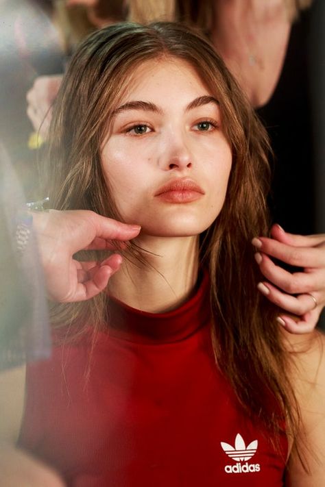 Best Face Wash, Grace Elizabeth, Model Aesthetic, Victoria Secret Fashion Show, Beauty Photos, Maquillaje Natural, Green Beauty, Peinados Faciles, Beauty Box