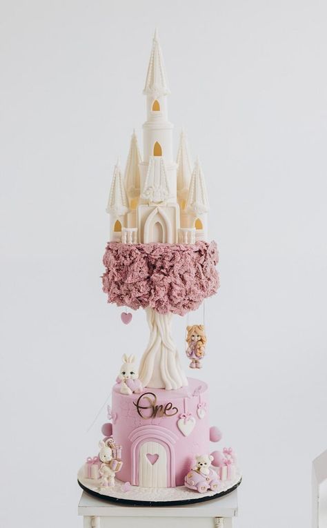 Princess Cake Design, Princess Theme Cake, Castle Cakes, Castle Birthday Cakes, Candyland Cake, Princess Castle Cake, Carousel Cake, Birthday Nail, Gravity Cake