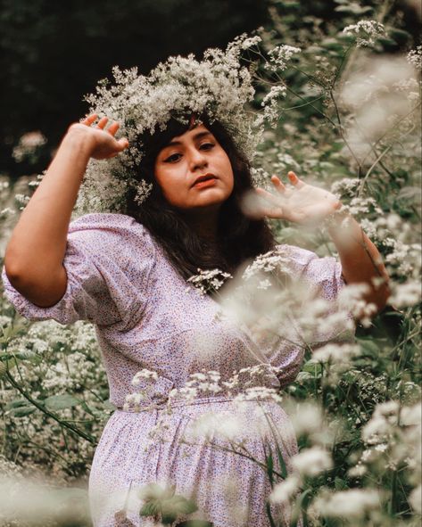 Plus Size Fairycore, Fairy Plus Size, Flowers Fairycore, Plus Size Cottagecore, Fairy Photoshoot, Aesthetic Cottage, English Summer, Summer Soft, Vintage Inspired Fashion