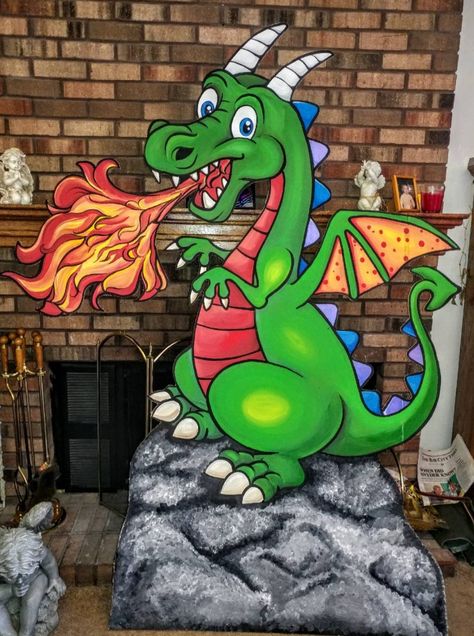 Dragon photo prop Dragon Trunk Or Treat, Dragon Photo, Knight Birthday Party, Dragon Gate, Fancy Dress Competition, Cardboard Car, Wizard Party, Dragon Party, Vbs Crafts