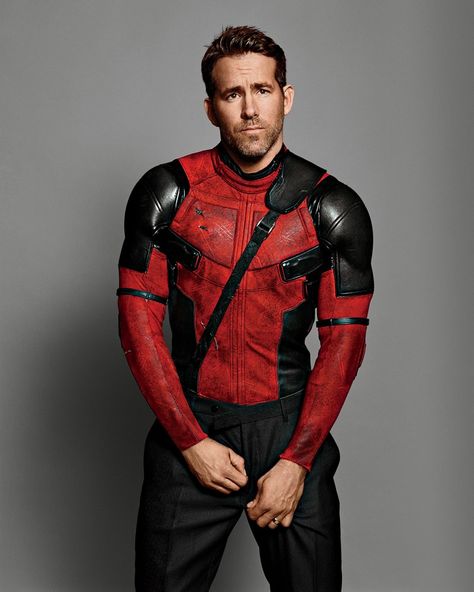 Gq Usa, Ryan Reynolds Deadpool, Deadpool Costume, Chris Williams, رورونوا زورو, Wade Wilson, Gq Men, Ryan Reynolds, The Avengers