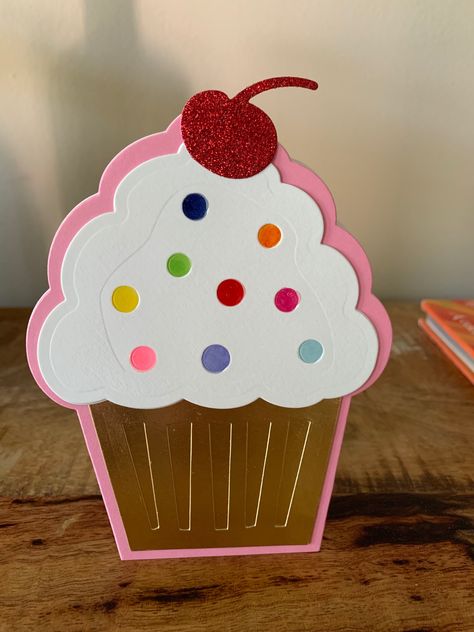 Sizzix Stephanie Barnard Cupcake Birthday Card Cupcake Birthday Cards, Christmas Decora, Cupcake Card, Cupcake Birthday, Card Candy, Candy Land Christmas Decorations, Candy Land Christmas Tree, Christmas Float, Candy Theme