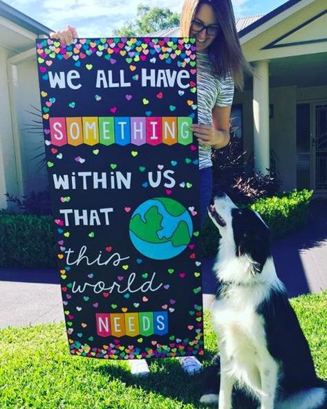 What better way to welcome your students than these ideas for bright classroom doors. (They make great bulletin boards, too!) Classroom Door Displays, Bright Classroom, School Door Decorations, Classroom Doors, School Doors, Classroom Board, School Displays, Door Decorations Classroom, Classroom Bulletin Boards