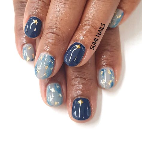 Hi Trammie, This is SUMI NAILS. Than you for making appointment with us on Sunday, 13th December at 11am. #navynails #tyedienails #goldflakenails #studnails #navybluenails #ネイビーネイル #sydneynailsalon #gelnaildesign #gelart If you have design you like to do, please send me the photo! If you don't have any design you like to do, I will be providing a marble nail art set! This is a fun nail art lesson (hobby level)to make a design on the fake nail. If you have any questions, feel free to con Navy Marble Nails, Nail Art Blue Designs, Nail Art Navy Blue, Nail Art Navy, Navy Nail Art, Blue Marble Nails, Slay Nails, Blue And White Nails, Blue Gel Nails