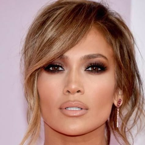 Jlo 2000s Hair, Jennifer Lopez Eye Makeup, Jessica Biel Makeup, 1990s Makeup Looks, J Lo Makeup, Jlo Makeup Looks, Make Up Fiesta, Jlo Hairstyles, Jlo Hair Colors