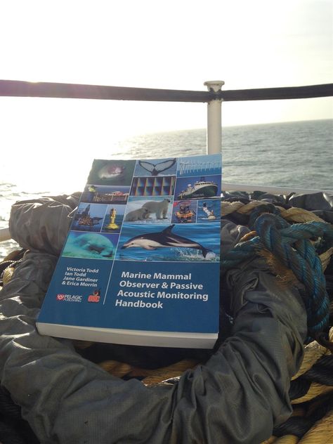 Marine Mammal Observer & Passive Acoustic Monitoring Handbook - Put to good use offshore Marine Biologist Vision Board, Marine Science Aesthetic, Oceanography Marine Biology, Ocean Books, Environmental Scientist, Wildlife Biologist, Marine Biologist, Marine Conservation, Oceanography