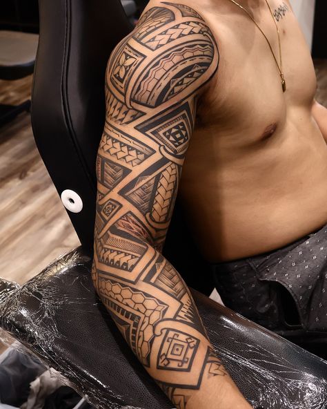 Last session today for this full sleeve Polynesian and Filipino Tribal Tattoo🔥 In progress by Master @michaelink.vn @rotteninkstudio BOOKING OPEN FOR 2024‼️ DM FOR INQUIRY 📩 #Freehand #tribaltattoo #polynesian #polynesiantattoos #maori #men #tribaltattootoronto #filipinotribaltattoo #filipinotribal #toronto #northyork #ontario Maori Men, Tattoo Toronto, Tattoo 2024, Full Sleeve Tattoos, Baby Tattoos, Polynesian Tattoo, Full Sleeve, Sleeve Tattoos, Ontario