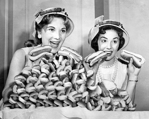 Hot dog eating contest: Weird Vintage, Hot Dog Cart, Vintage Everyday, Dog Eating, Vintage Humor, Vintage Photographs, Black & White, Vintage Photography, Art Techniques