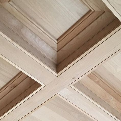 Can Chandelier, Coffer Ceiling, Resort House, Coffered Ceiling Design, Ceiling Details, Open Ceiling, Wall Paneling Diy, Carpenter Work, St Georges