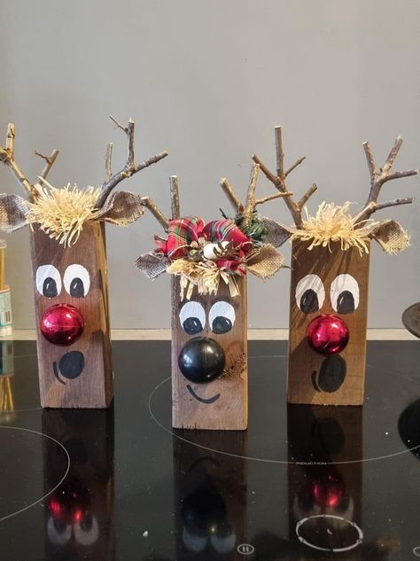 Diy Wooden Reindeer, Ren Geyiği, Wooden Christmas Crafts, Reindeer Craft, Wooden Reindeer, Christmas Craft Fair, Diy Christmas Wreaths, Handmade Christmas Crafts, Cute Reindeer