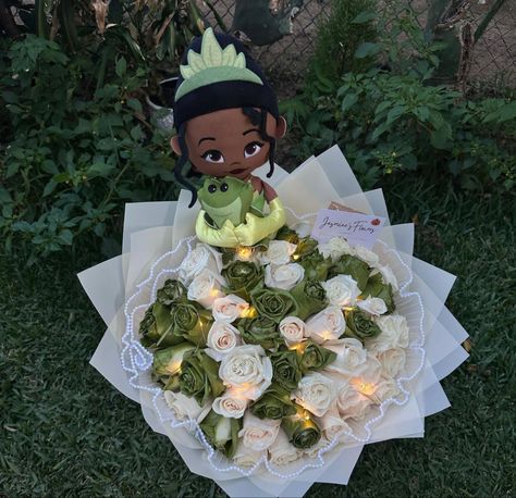 Mario Flower Bouquet, Princess Tiana Bouquet, Princess Tiana Flower Bouquet, Shrek Bouquet, Princess And The Frog Flowers, Princess And The Frog Flower Bouquet, Easter Bouquet Ideas, Tiana Bouquet, Character Flower Bouquet