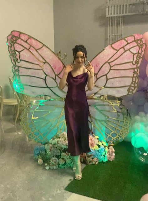 Butterfly 15 Theme Centerpiece, Butterfly Birthday Brunch, Butterfly Theme Birthday Party Ideas, Butterfly Party Aesthetic, Main Table Quinceanera Butterfly, Butterfly Theme Decoration Ideas, Purple Butterfly Decor, Purple Butterfly Backdrop, Purple And Butterfly Party