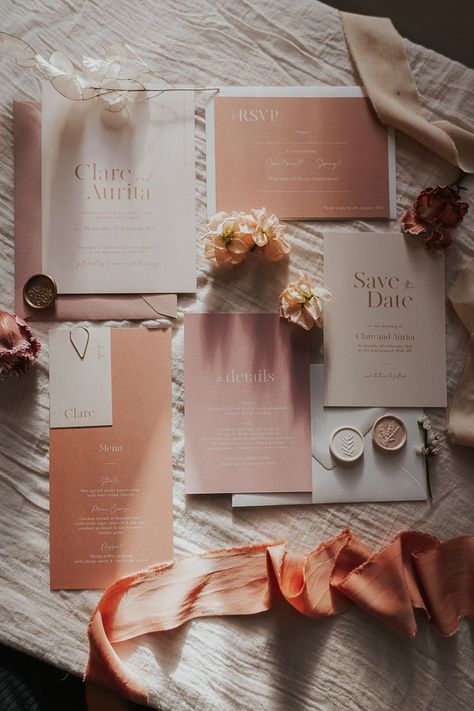 Elegant pastel wedding stationery | Image by Lauren Knuckey Photography Peach Wedding Aesthetic, Desert Pastel Wedding, Pastel Wedding Invites, Peach And Champagne Wedding, Wedding Invitations Peach, Peach And Cream Wedding, Floral Columns, Pastel Wedding Stationery, Peach Blush Wedding