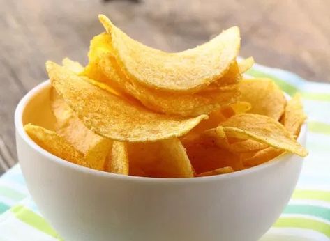 Best Fries Recipe, Homemade Potato Chips Recipe, Best Potato Chips, Potato Chips Recipe, Happy Hour Appetizers, Homemade Potato Chips, Potato Chip Recipes, Potato Salad Healthy, Snack Craving