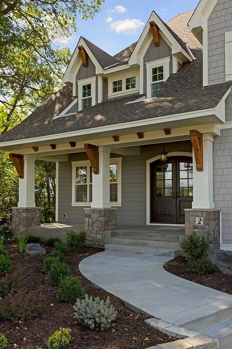 Craftsman Home Exterior, House Paint Color Combination, Gray House, Exterior House Color, Craftsman Exterior, Home Exterior Makeover, Cape Cod House, Casa Exterior, Exterior Paint Colors For House