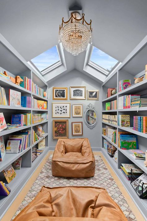 Home Library Rooms, Library Room, تصميم داخلي فاخر, Home Library Design, Hidden Rooms, Interior Design Per La Casa, Design Library, Attic Rooms, Home Libraries