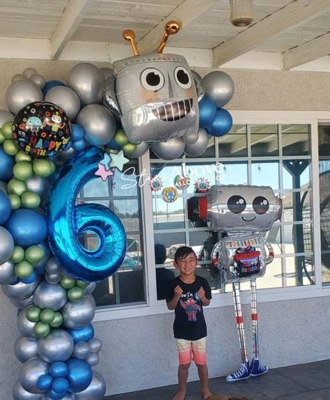 Robot Balloon Decor, Robots Birthday Party, Robot Birthday Theme, Robot Party Decorations, Robot Birthday Party Ideas, Robot Party Ideas, Robot Balloon, Robot Birthday Cake, Robot Themed Birthday Party