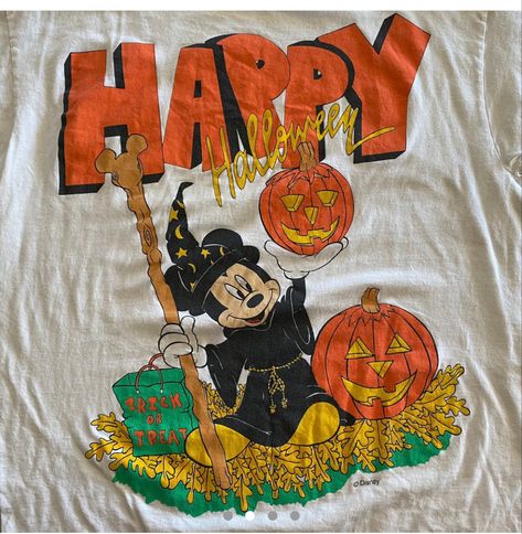 Vintage 90s disney mickey mouse halloween clothing Halloween 80s, Disney Tshirt, 90s Disney, Mouse Halloween, Thrift Inspo, Halloween Disney, Mickey Mouse Halloween, Halloween Clothing, Mickey Halloween