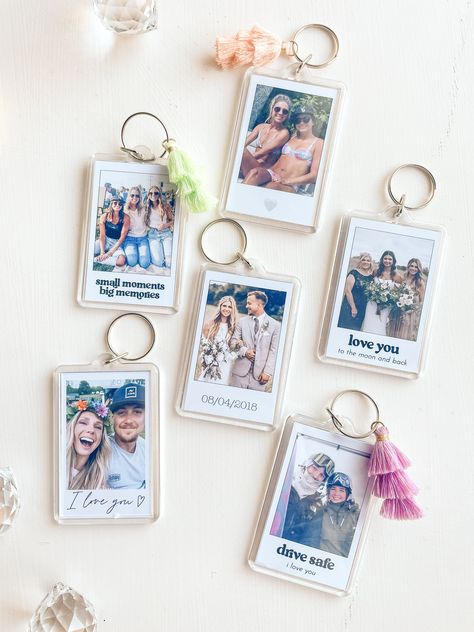 A personalized photo keychain with your favorite photo memory making it a one of a kind gift for yourself or a loved ones. They make great teacher gifts, student gifts, Christmas gifts, stocking stuffers, wedding gifts and so much more!⟡Size: 2" W x 3" H⟡INSTRUCTIONS1) Please send all images to hello+uploads{at}ruthartistrydecor.com OR via our image upload page linked here2) In the subject line, please include your First AND Last name2) Please provide a high quality image. Images with grainy or Christmas Gift Ideas Personalized, Meaningful Gifts For Grandma, Christmas Friend Gifts Ideas, Students Gifts From Teacher, Christmas Gifts To Make With Cricut, Christmas Gifts From Teacher To Students, Photo Keepsake Ideas, Christmas Presents For Students, Photo Keychain Ideas