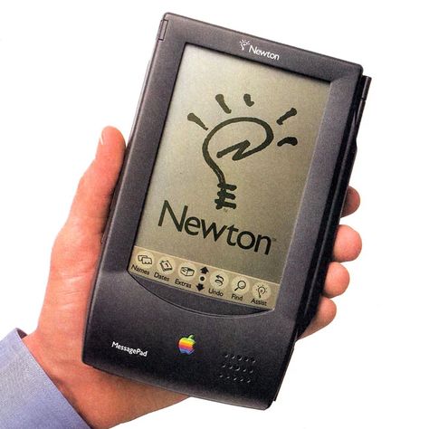 Apple Newton MessagePad Y2k Electronics, Apple Ads, 90s Tech, Apple Newton, Apple Poster, Apple Computers, Apple Macintosh, Computer History, Apple Computer