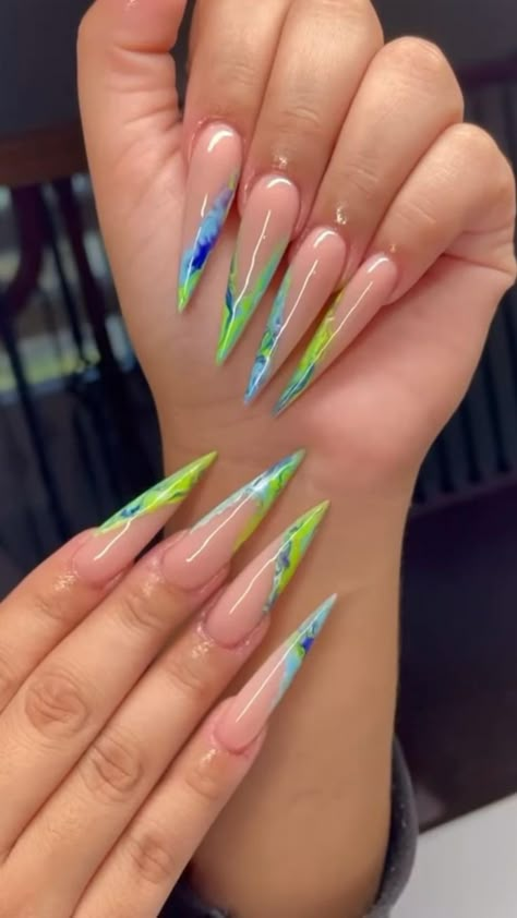 Boujee Pink Nails, Stelitto Nails Ideas, Stellitoes Nails, Staleto Nails Long Design, Bright Stiletto Nails, Almond Baddie Nails, Claw Acrylic Nails, Stiletto Nail Art Summer, Summer Stiletto Nails Ideas