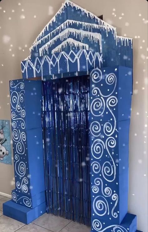 Elsa’s Castle Diy, Frozen Theme Door Decoration, Diy Frozen Christmas Decorations, Frozen Hallway Decorations School, Frozen Door Decorations, Frozen Classroom Door, Frozen Castle Cardboard, Frozen Props, Large Paper Snowflakes