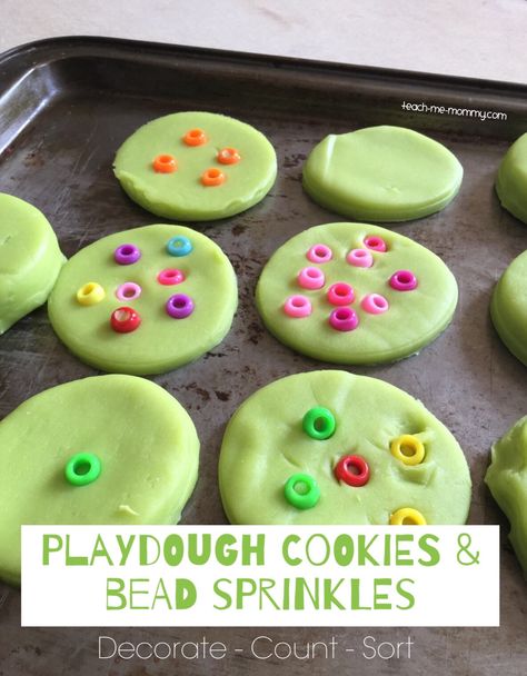 Playdough Cookies and Bead Sprinkles: decorate, count and sort! Play Dough Cookies, Laura Numeroff Activities, Bread Activities For Preschool, Cookie Preschool Activities, Food Playdough, Cookie Playdough, Playdough Ideas, Play Bakery, Preschool Cooking