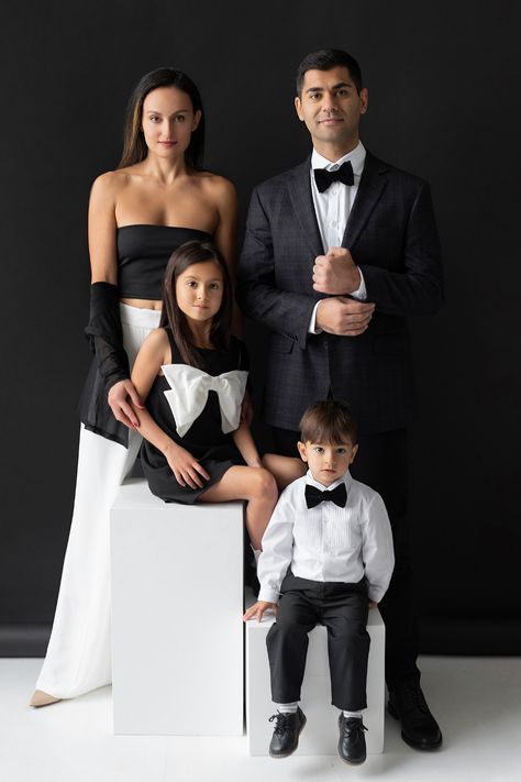 Family Portraits Studio Formal, Family Portraits Formal, Family Photoshoot Theme Ideas, Family Portrait Ideas Studio Formal, Elegant Family Portraits, Editorial Family Photoshoot Studio, Family Of Three Studio Photoshoot, Black Family Studio Photoshoot, Classy Family Photos