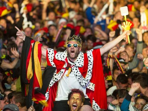 German fans celebrating in Berlin, Germany Martyrs' Day, Brazil World Cup, World Cup Final, World Cup 2014, Boys Playing, Soccer Fans, Home Team, Show Photos, Football Fans