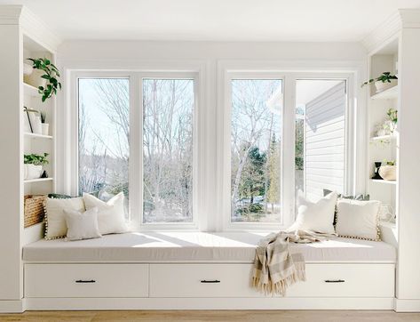 Storage Window Seat Ideas -mrssaredonovan Bedroom Window Seat, Window Seat Design, Tables Diy, Window Room, Diy Sofa, Bedroom Windows, Living Room Windows, Sofa Tables, Window Seat