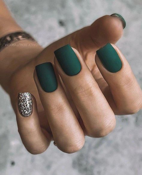 Dark Spring Nails: Bold Designs & Matte Finishes for 2024 | Top 20 Styles Gelový Lak, Matte Green Nails, Chloe Nails, Emerald Nails, Sassy Nails, Simple Gel Nails, Matte Nails Design, Green Nail, Shellac Nails