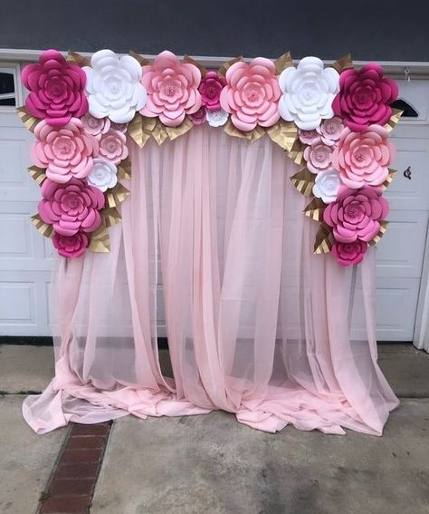 Anay 💕 Backdrops🍭Desserts 🎈Balloon Garland 🌺 Paper Flowers on Instagram: "One of my favorite flower backdrops went out today!! So beautiful! #flowerwall #flowerbackdrop" Balloon Arch With Paper Flowers, Mother’s Day Room Decoration, 70th Birthday Ideas For Mom, Rose Flower Making, Origami Paper Flowers, Flower Backdrops, Garland Paper, Tissue Paper Flowers Diy, Romantic Theme Wedding