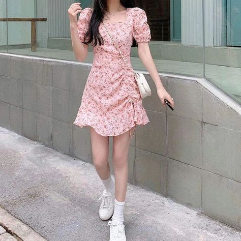 Pink flower dress Size M - 4XL Global shipping Available Check the link on our bio 🫶🏻 You are brave and beautiful 🌸 Always remember that 💕 @ur2b.korea Korean fashion #fashion #pink dress #ootd #plussizeblogger #plussizeclothing #style #ootd Pink Flower Dress, Dress Ootd, Dress With Puff Sleeves, Short Pattern, Short Summer Dresses, Style Preppy, Flower Print Dress, Trendy Chic, Puff Sleeve Dresses