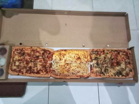 Pap pizza, pap makan pizza, pap beli pizza, pizza snapgram, pizza snapchat, piza snap, pizza hut, domino's pizza, pap pizza 1 meter Pizza 1 Meter, Pap Pizza Hut, Pizza Snapgram, Pizza Snapchat, Makan Pizza, Domino's Pizza, Dominos Pizza, Pizza Pizza, Pizza Hut