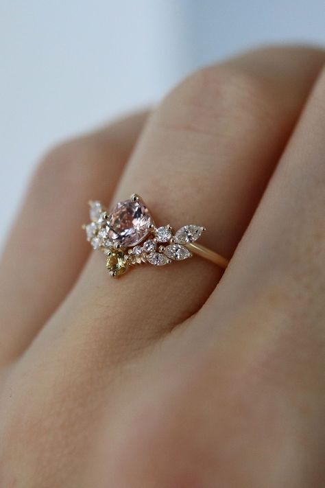 Marvel Preferences - 𝙔𝙤𝙪𝙧 𝙚𝙣𝙜𝙖𝙜𝙚𝙢𝙚𝙣𝙩 𝙧𝙞𝙣𝙜 - Wattpad Best Diamond Rings, Ring Rosegold, Diamond Rings Design, Engagement Ring Rose Gold, Best Engagement Rings, Ladies Diamond Rings, Rose Engagement Ring, Dream Engagement Rings, Women Diamond