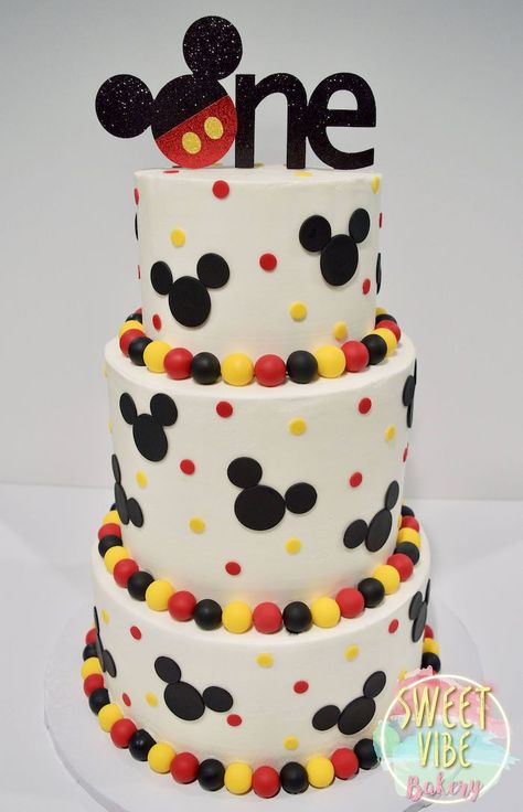 Simple Mickey Mouse Cake Buttercream, Mickey Mouse Cake Ideas 1st Birthday, Twin Mickey And Minnie Birthday Cake, Mickey Mouse Smash Cake Ideas, Mickey 1st Birthday Cake, Mickey Mouse 3rd Birthday Cake, Mickey First Birthday Cake, Twoodles Birthday Cake, Oh Twodles Birthday Boy Cake