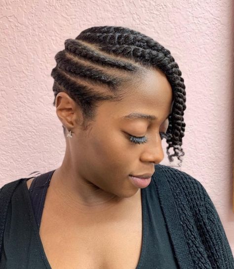 Swoopy Flat Twists with Twisted Bangs Natural Golden Blonde, Natural Hair Flat Twist, Short Natural Curls, Flat Twist Styles, Styles For Natural Hair, Twisted Bangs, Short Textured Hair, Flat Twists, Flat Twist Hairstyles