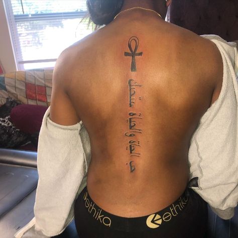 CEE INKOGNITO on Instagram: “Love life and life will love you 💉🖤” Spine Tattoos For Women Black, Tattoos For Women Small Wrist, Arm Tattoos For Women Small, Back Tattoo Women Spine, Girl Thigh Tattoos, African Tattoo, M Tattoos, Black Girls With Tattoos, Best Tattoos For Women