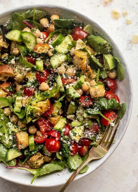 Chickpea Salad Bowl with Dilly Croutons Cucumber Salad With Mayo, Cucumber Salad Creamy, Salads Cucumber, Asian Cucumber Salad Recipe, Pasta Salad Summer, Cucumbers And Tomatoes, Salad Caprese, Crouton Salad, Easy Cucumber Salad