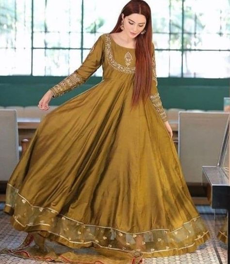 Simple Long Frocks Pakistani, Marriage Suit, Bridal Dresses Ideas, Nikkah Brides, Designer Dresses Elegant, Pregnancy Checklist, Pakistani Women Dresses, Long Frock Designs, Frock Designs