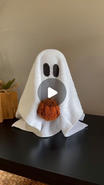 Diy Ghost Decoration Dollar Tree, Ghost Dollar Tree, Cloth Ghost Diy, Dollar Store Ghost Diy, How To Make Halloween Ghosts, Dollar Tree Ghost Crafts, Light Up Ghost Decoration Diy, Dollar Tree Ghosts, Dollar Store Halloween Crafts Diy