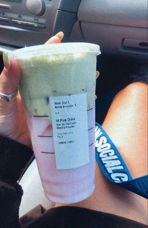 Pink Drink Matcha, Pink Drink With Matcha, Starbucks Drinks To Try Refreshers, Vanilla Cold Foam, Starbucks Drinks To Try, Pink Drink Recipes, Drink Matcha, Starbucks Hacks, Starbucks Vanilla