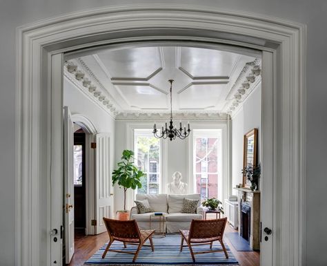 Ceilings Painted, Brownstone Interiors, Nyc Brownstone, 1800s Home, Parlor Floor, Brooklyn Brownstone, Modern Victorian, Light Home, Estilo Art Deco