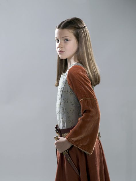 Lucy Pevensie Narnia Lucy, Blouse With Skirt, Narnia Costumes, Chronicles Of Narnia Prince Caspian, Narnia Prince Caspian, Lucy Pevensie, Narnia 3, World Book Day Costumes, Georgie Henley