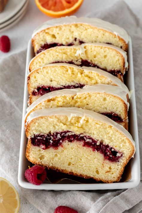 Cranberry Pound Cake Recipe, Raspberry Loaf Cake, Cakes To Bake, Raspberry Loaf, Chasing Daisies, Bolo Chiffon, Loaf Cake Recipes, Raspberry Recipes, Baking Desserts