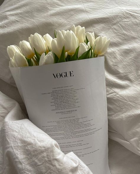 Vogue Flowers, Widgets Aesthetic, Saturday Vibes, Cream Aesthetic, Boho Bedroom Decor, Classy Aesthetic, White Tulips, Aesthetic Coffee, Aesthetic Style