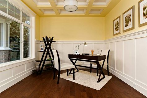 office yellow walls white wainscotting detailed ceiling hardwood floors lanstonehomes.com Wall Batten Ideas, Home Office Masculine, Office Masculine, Dining Room Wainscoting, Wainscoting Styles, White Wainscoting, Contemporary Home Office, Interior Wall Decor, Yellow Walls