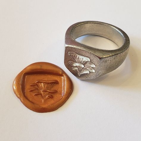 Taurus Ring For Men, Ancient Signet Ring, Wax Cast Rings, Masc Rings, Signet Ring Design, Silver Ring Ideas, Mens Signet Rings, Ring Casting, Ringed Seal