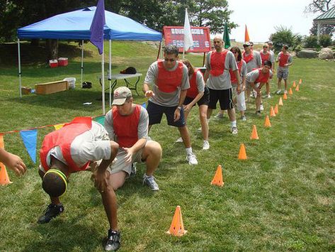 Outdoor Team Building Games, Outdoor Team Building Activities, Sports Day Games, Relay Race Games, Team Building Program, Relay Games, Reunion Games, Team Building Games, Family Reunion Games